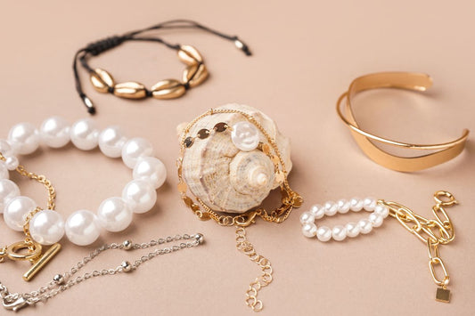 大ぶりイヤリング・ピアスブランドがオススメする、大ぶりアクセを似合わせるコツを紹介！