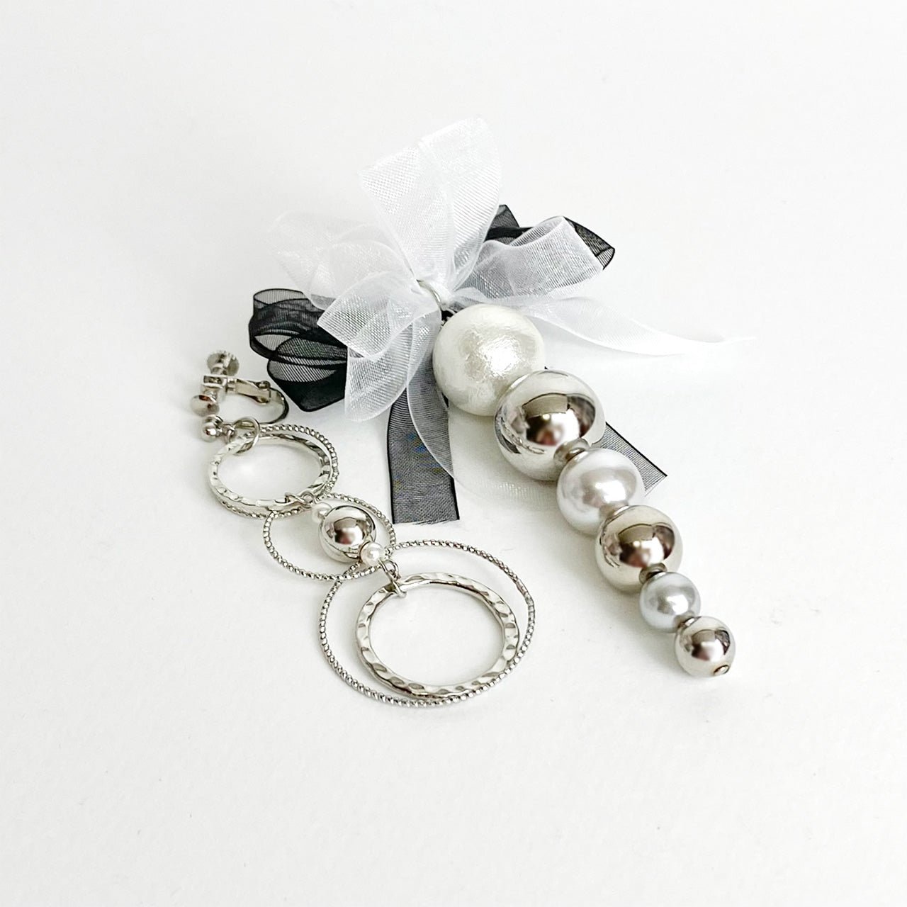 アシンメトリーノワール　イヤリング