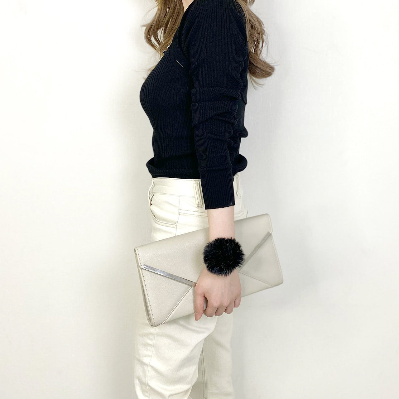 ブラックファーブレスレット着用画像_2