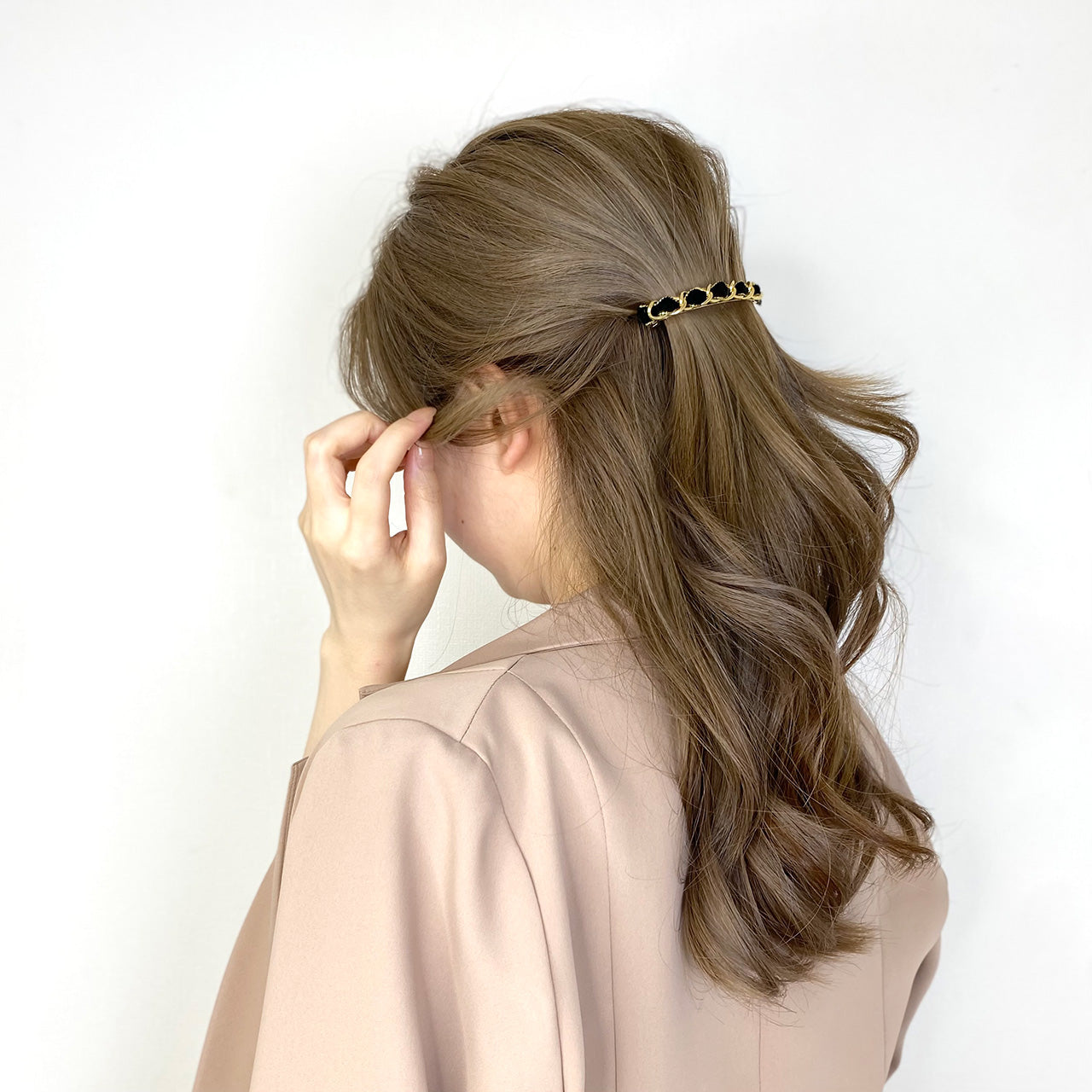 チェーンバレッタ-ブラック_着装画像