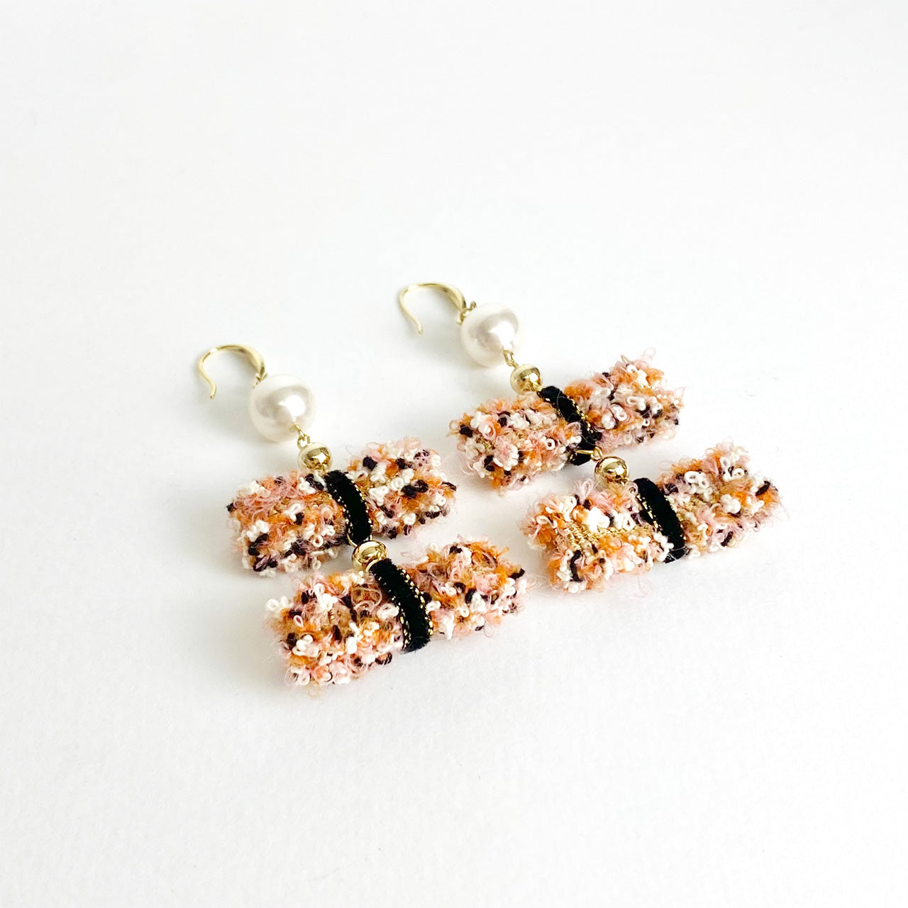 フリンジリボンピアス画像