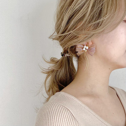 ゴールドグロウフリルイヤリング着装画像_2