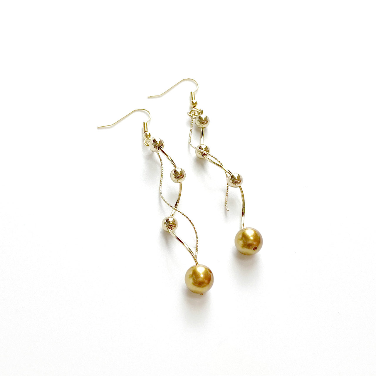 ゴールドスパイラルピアス画像_1