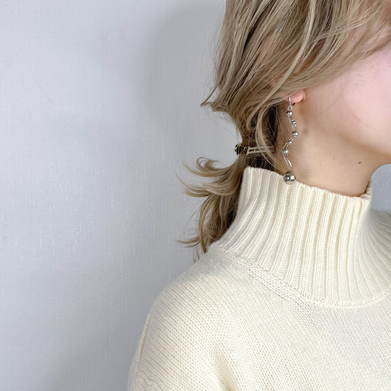 シルバースパイラルピアス着装画像_3