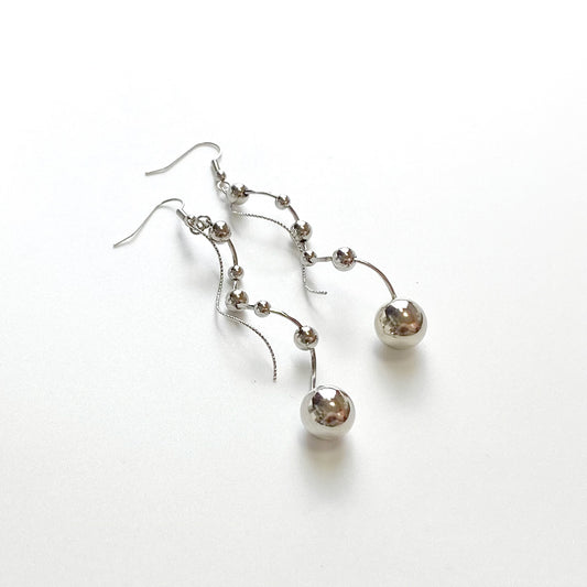 シルバースパイラル ピアス_1