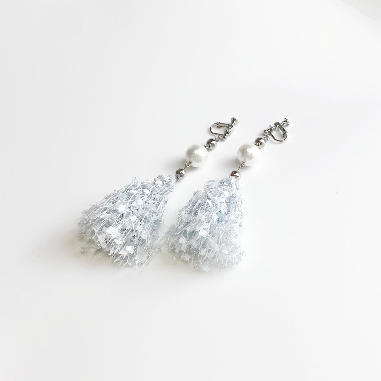 シルバータッセル イヤリング着装画像_2